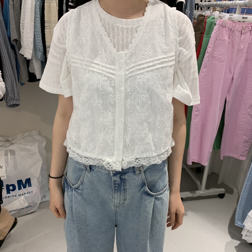 VENTI韓國東大門代購女裝新款26春夏吊帶背心不含內搭花朵蕾絲VENTI吊帶/背心圖色1