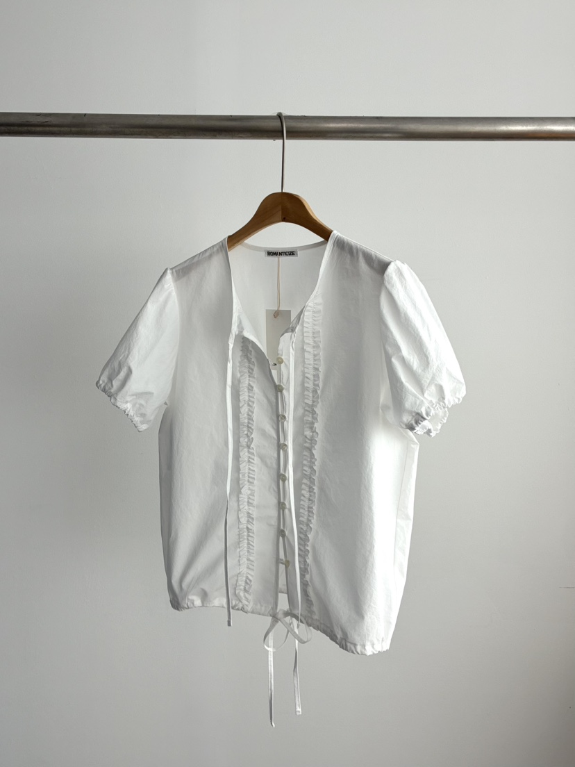 ROMANTICIZE韓國直郵實拍女士新品推薦人氣襯衫蕾絲衫荷葉邊ROMANTICIZE襯衫/蕾絲衫圖色1