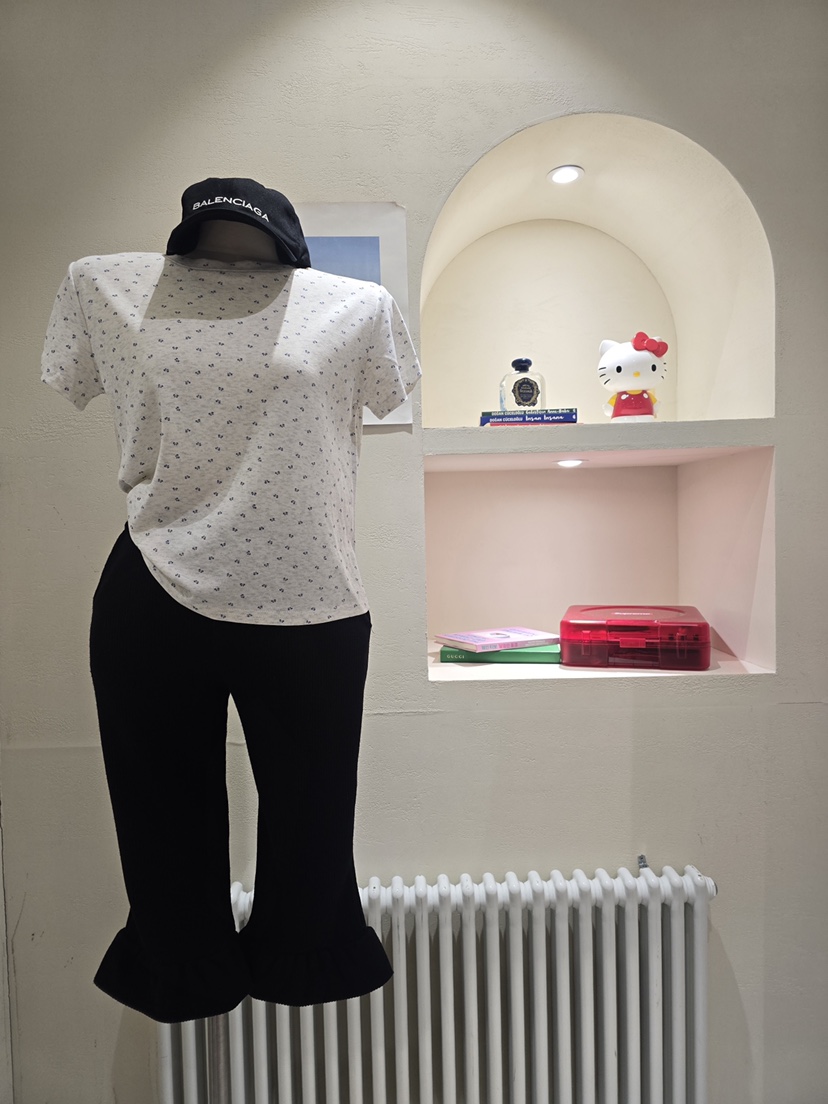 LIKEVAM韓國直郵實拍女裝新款推薦熱賣26春夏時尚T恤花朵LIKEVAMT恤