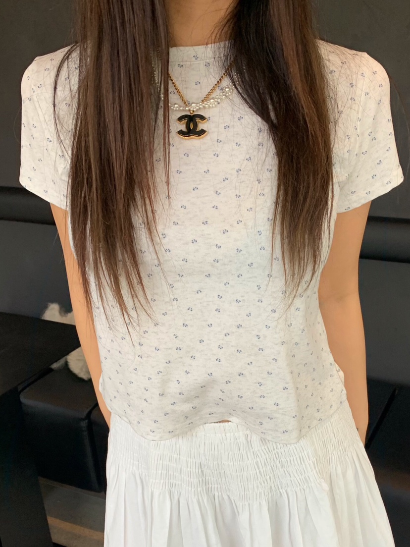 LIKEVAM韓國直郵實拍女裝新款推薦熱賣26春夏時尚T恤花朵LIKEVAMT恤