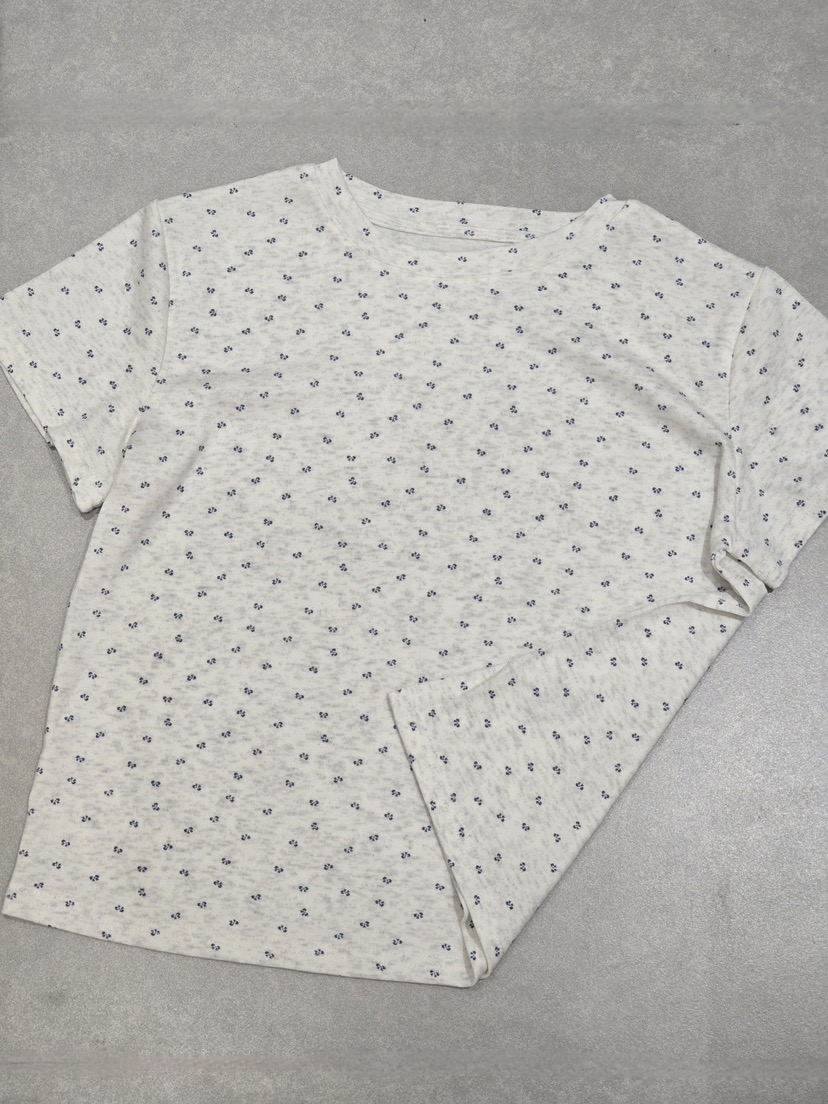 LIKEVAM韓國直郵實拍女裝新款推薦熱賣26春夏時尚T恤花朵LIKEVAMT恤圖色2