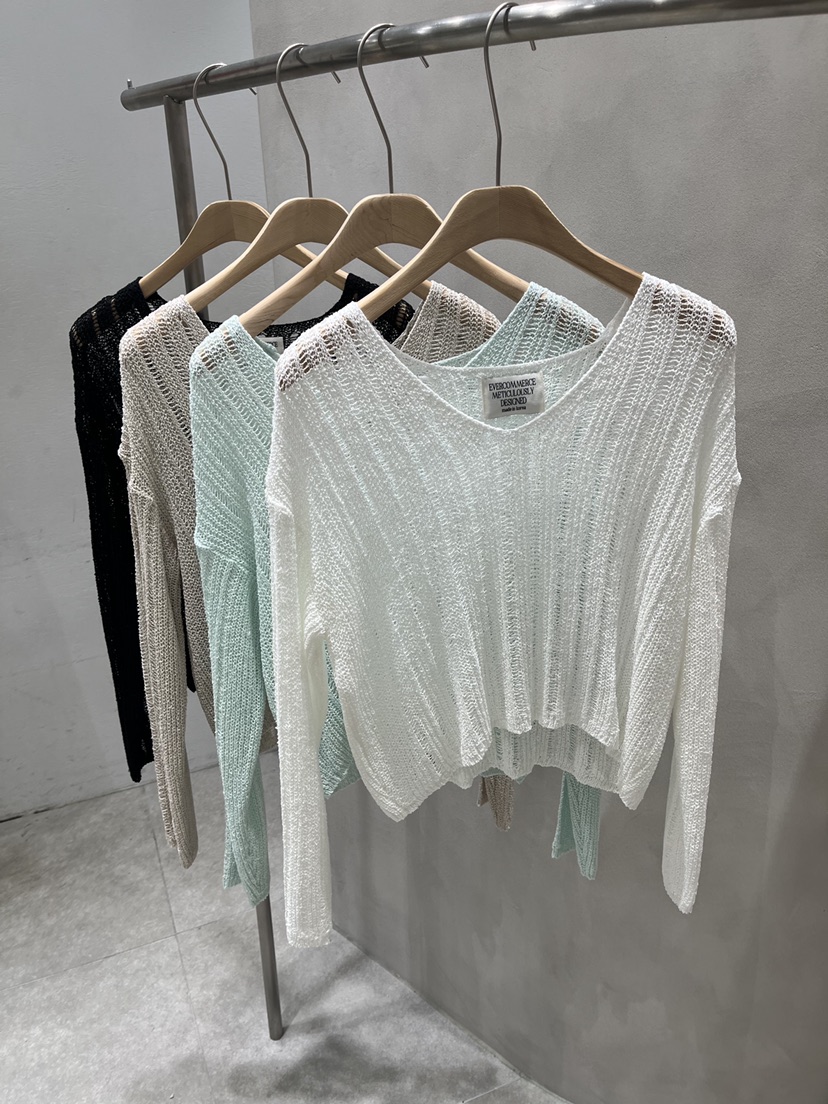 EVERCOMMERCE METICULOUSLY DESIGNED韓國東大門代購女裝新款人氣針織衫EVERCOMMERCE METICULOUSLY DESIGNED針織衫