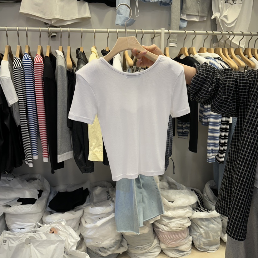 Q C韓國東大門直郵女士新款推薦熱賣時尚職業人氣T恤羅紋Republlc of qcT恤