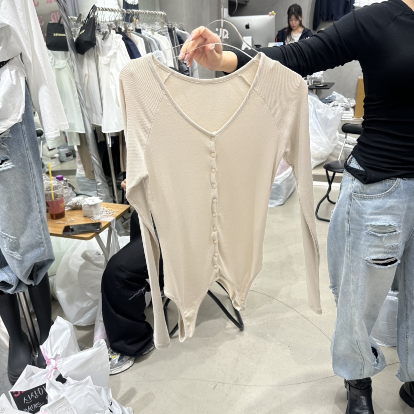 JUDYQUE韓國東大門直郵女裝新品職業熱賣時尚休閑長袖T恤JUDYQUE長袖T恤圖色1