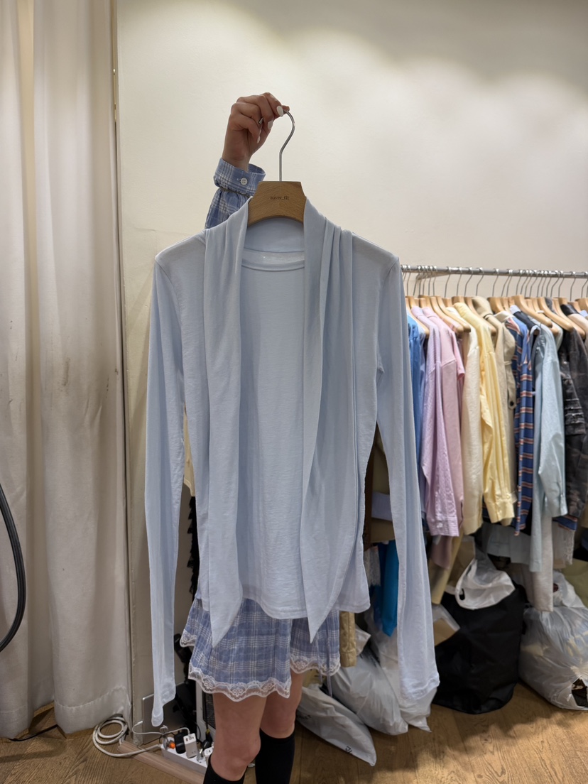 AUVERFIT韓國東大門直郵女裝新品熱賣推薦26春夏長袖T恤含圍巾AUVERFIT長袖T恤圖色2