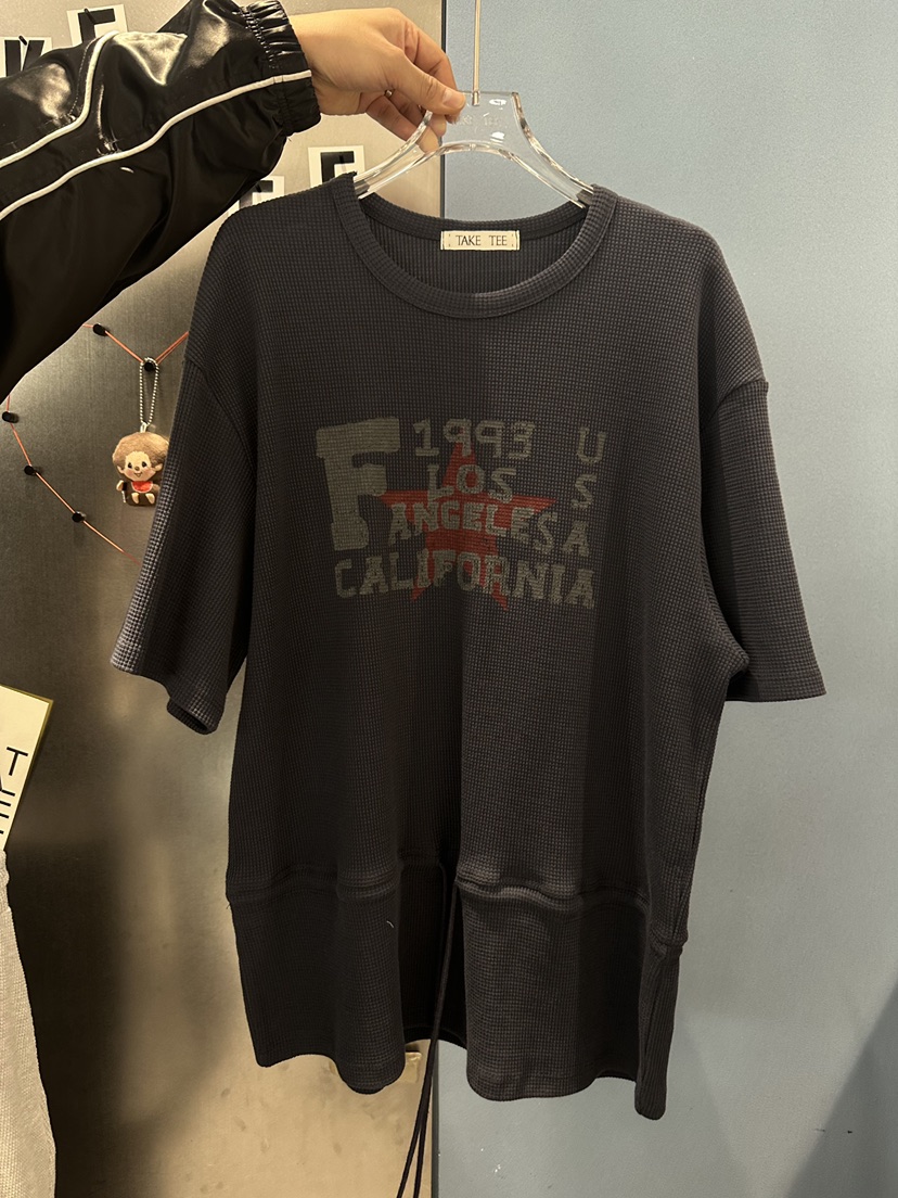 TAKE TEE韓國東大門直郵女裝新款推薦時尚職業熱賣人氣T恤TAKE TEET恤圖色2