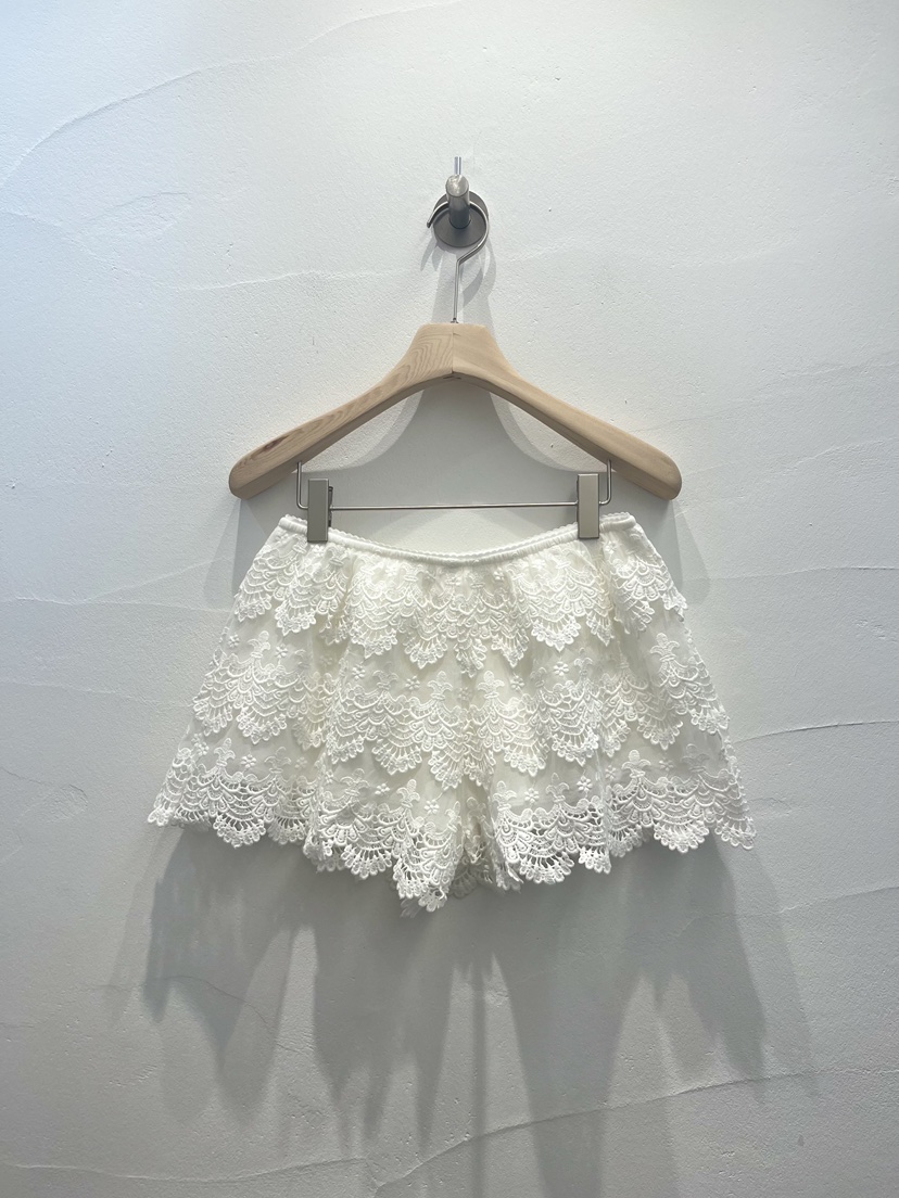 BROWN PAPER-S韓國東大門直郵女裝新品時尚職業短褲蕾絲花BROWN PAPER-S短褲