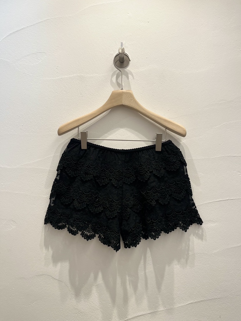 BROWN PAPER-S韓國東大門直郵女裝新品時尚職業短褲蕾絲花BROWN PAPER-S短褲圖色2