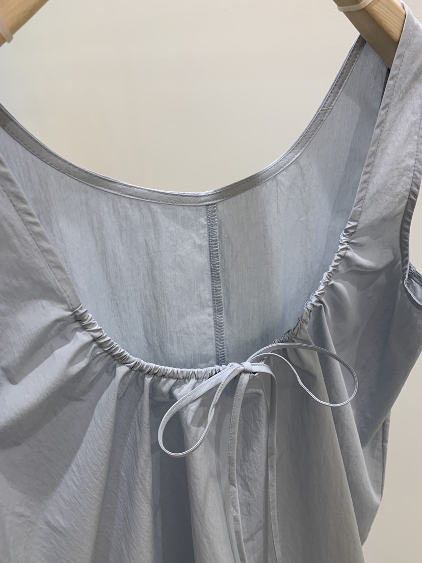 KNOCK韓國東大門直郵女裝新款人氣熱賣時尚推薦職業吊帶背心KNOCK吊帶/背心