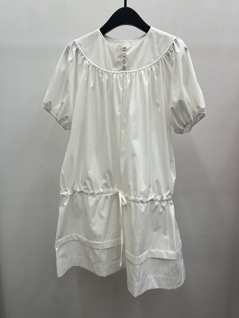 UNANSWERED-MYSTERY/FIFO韓國東大門直郵女士新品休閑連衣裙褶皺UNANSWERED-MYSTERY/FIFO連衣裙圖色1