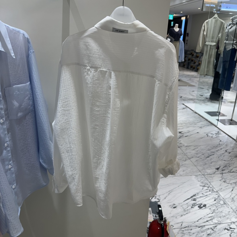 LOW MOMENT韓國東大門代購女裝新款時尚熱賣推薦襯衫蕾絲衫LOW MOMENT襯衫/蕾絲衫