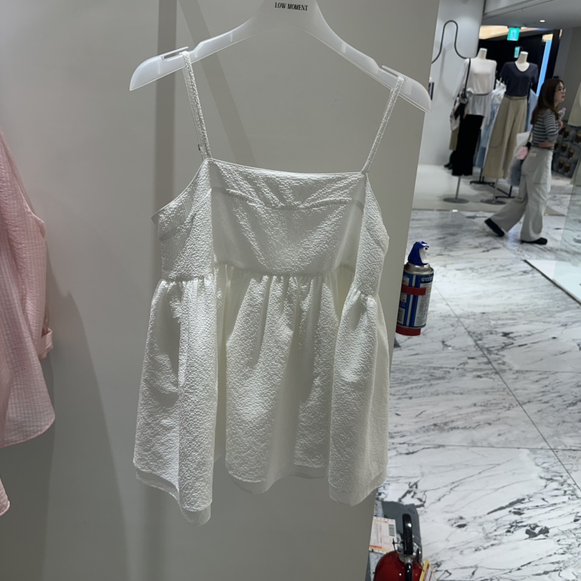 LOW MOMENT韓國直郵女裝新款熱賣休閑人氣推薦職業吊帶背心LOW MOMENT吊帶/背心圖色1