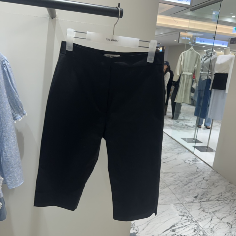 LOW MOMENT韓國直郵女裝新款時尚休閑熱賣人氣職業26春夏短褲LOW MOMENT短褲圖色1