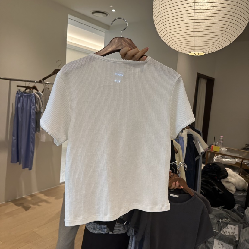 AGO韓國代購女裝新品人氣時尚熱賣休閑26春夏T恤刺繡修身AGOT恤