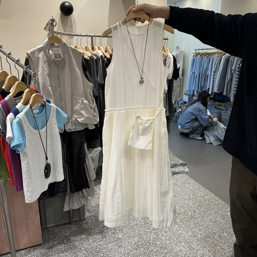 SOF韓國東大門代購女裝新品休閑26春夏連衣裙不含項鏈口袋褶裥SOF連衣裙圖色2