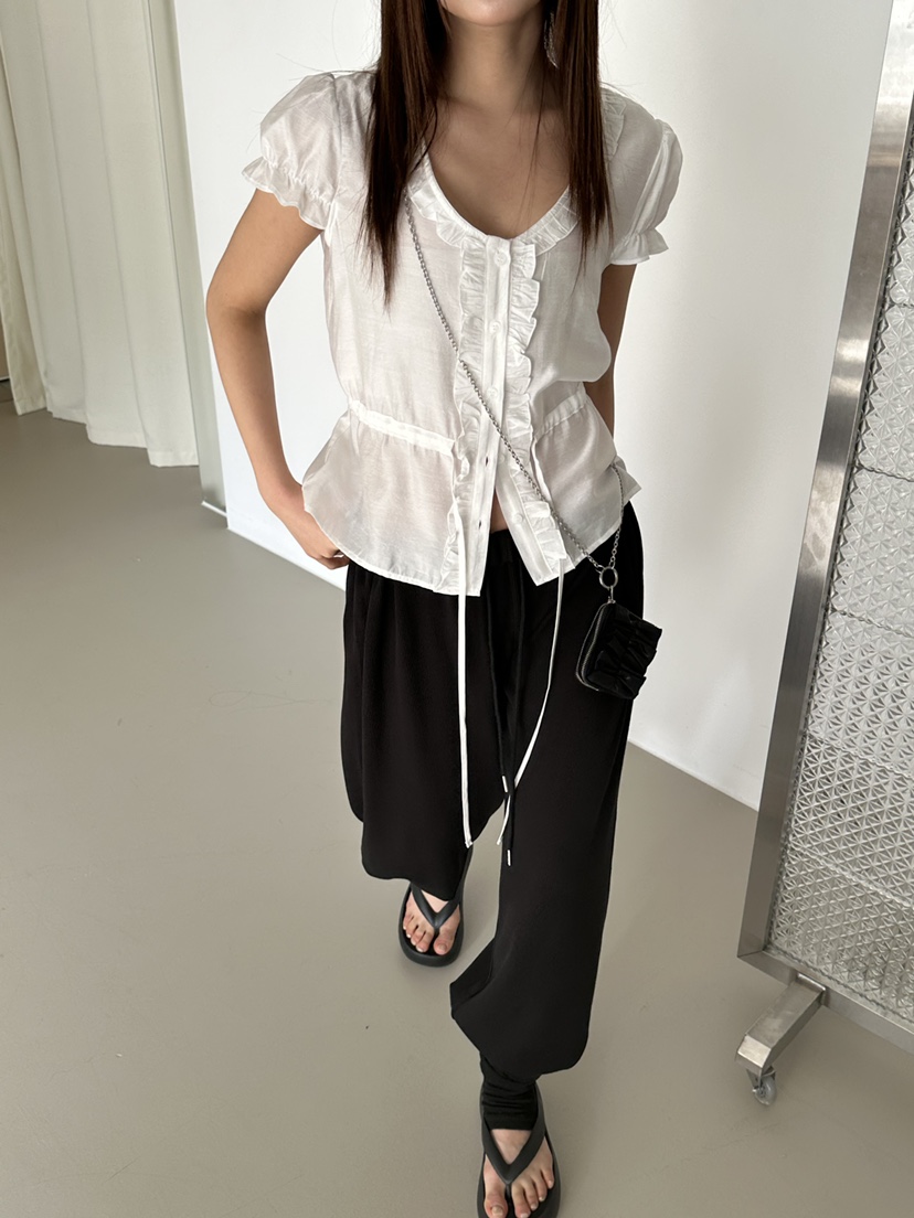 VIVE韓國東大門直郵女士新款時尚職業人氣推薦襯衫蕾絲衫VIVE襯衫/蕾絲衫