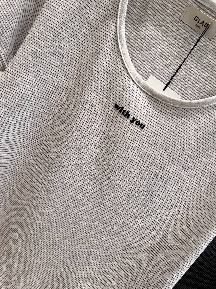 GLAD SOME韓國代購女裝新品休閑推薦職業時尚人氣熱賣T恤GLAD SOMET恤