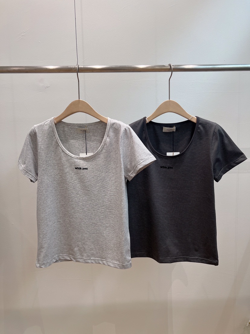 GLAD SOME韓國代購女裝新品休閑推薦職業時尚人氣熱賣T恤GLAD SOMET恤圖色2左二色