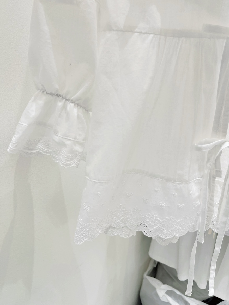 LOVE ROSIE韓國直郵女士新款26春夏襯衫蕾絲衫泡泡袖蕾絲LOVE ROSIE襯衫/蕾絲衫