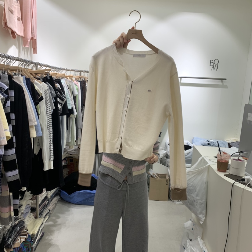 BY BOMI韓國直郵女士新款推薦時尚人氣休閑針織衫撞色開衫BY BOMI針織衫圖色1