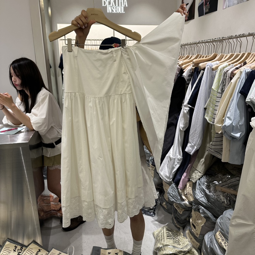 BERTHA韓國直郵女士新款人氣熱賣職業休閑26春夏套裝圍巾BERTHA套裝圖色1