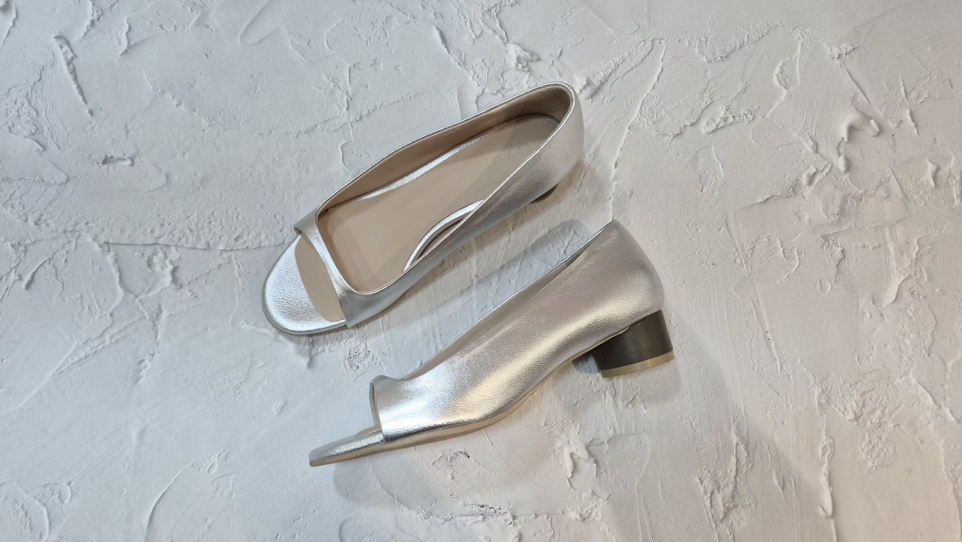 에일린-N東大門實拍女士新品時尚人氣熱賣推薦職業涼鞋拖鞋Aileen涼鞋/拖鞋