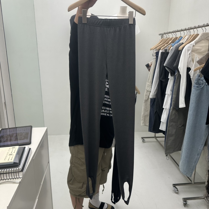 CHAV韓國東大門代購女士新品熱賣職業打底褲鯊魚褲緊身褲CHAV打底褲/鯊魚褲圖色2墨色