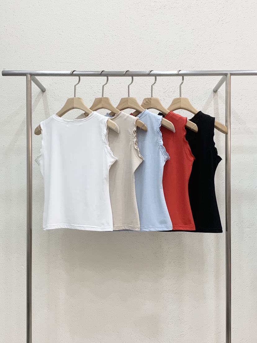 LIGHT AND SALT韓國東大門代購女裝新品26春夏吊帶背心含胸花LIGHT AND SALT吊帶/背心