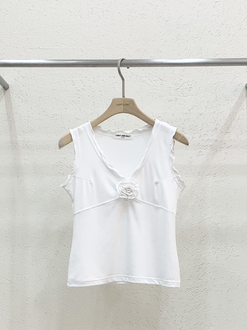 LIGHT AND SALT韓國東大門代購女裝新品26春夏吊帶背心含胸花LIGHT AND SALT吊帶/背心圖色1