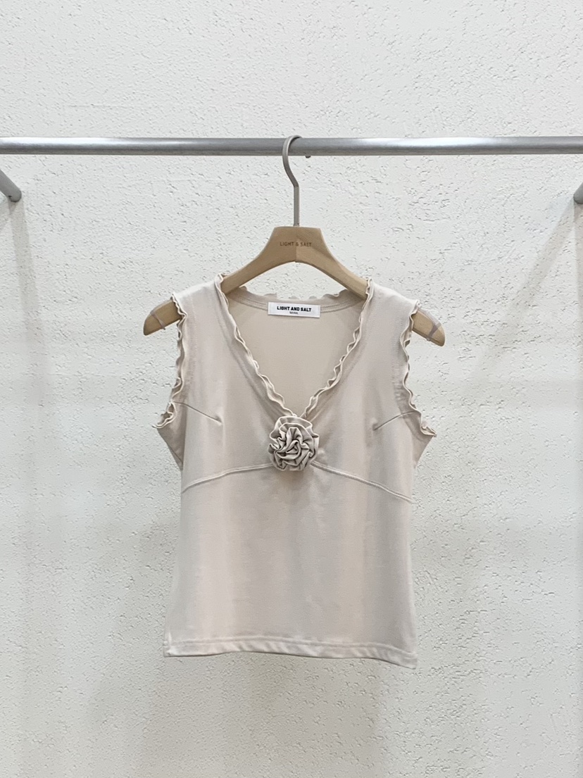 LIGHT AND SALT韓國東大門代購女裝新品26春夏吊帶背心含胸花LIGHT AND SALT吊帶/背心圖色2