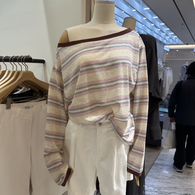 NOTTINGHAM/AVECNOUS/MODEST韓國東大門直郵女裝新品休閑長袖T恤露肩寬松NOTTINGHAM/AVECNOUS/MODEST長袖T恤圖色1