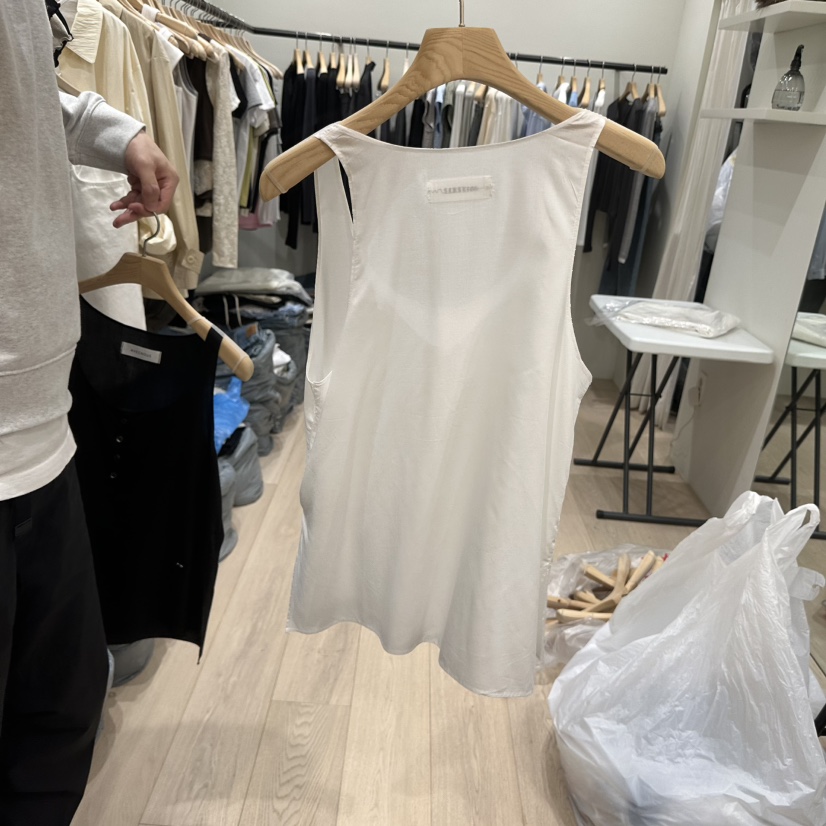 NOTTINGHAM/AVECNOUS/MODEST韓國直郵女裝新品人氣吊帶背心不含項鏈天絲NOTTINGHAM/AVECNOUS/MODEST吊帶/背心