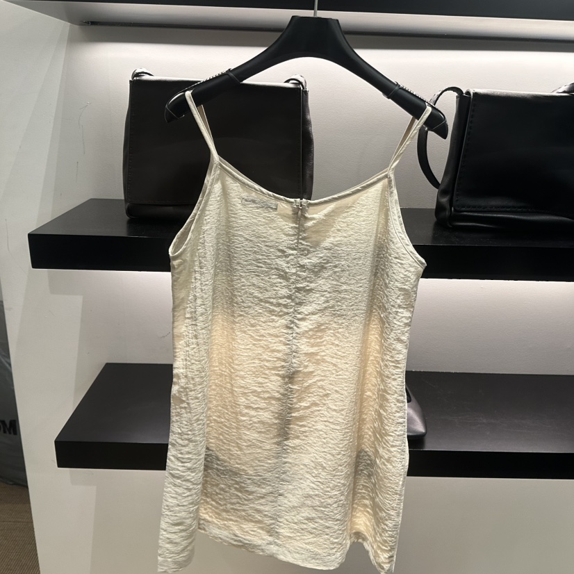 FEBRUARY 11韓國代購女裝新款人氣職業時尚熱賣吊帶背心FEBRUARY 11吊帶/背心