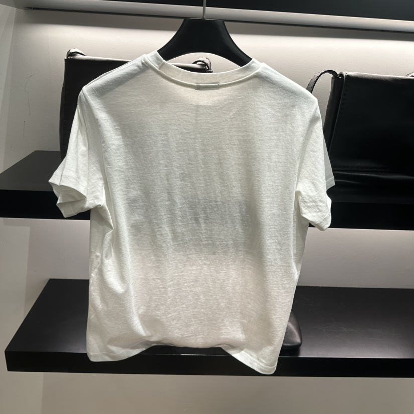 FEBRUARY 11韓國直郵實拍女士新款時尚人氣熱賣26春夏T恤FEBRUARY 11T恤