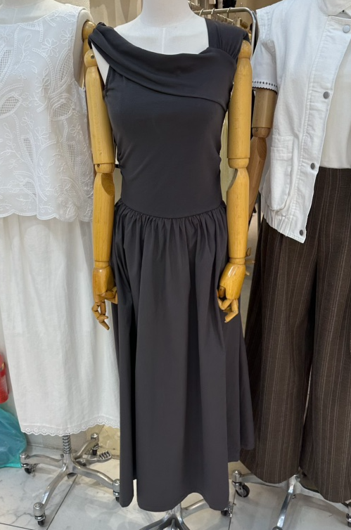 HIPTIQUE韓國東大門直郵女士新款26春夏休閑職業推薦連衣裙HIPTIQUE連衣裙圖色2墨色