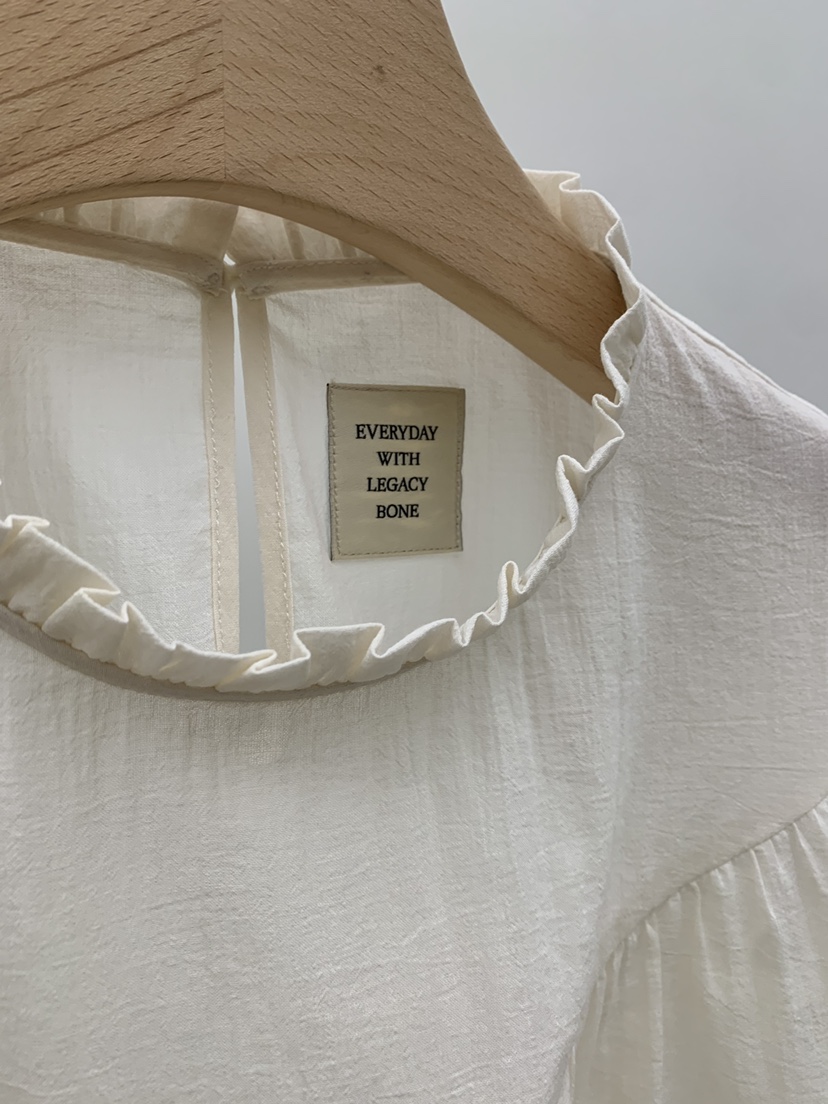 LEGACY BONE韓國直郵女士新品人氣26春夏襯衫蕾絲衫褶皺LEGACY BONE襯衫/蕾絲衫