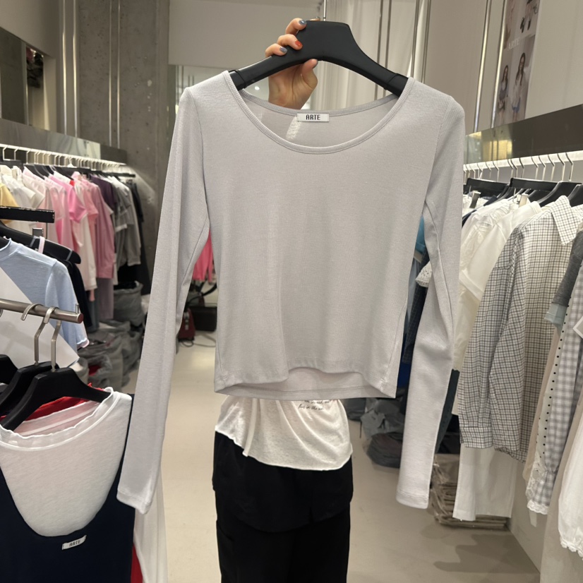ARTE STUDIO/ATTENTION EDITORIAL韓國東大門代購女士新款人氣長袖T恤不含內搭U領ARTE Studio長袖T恤圖色1