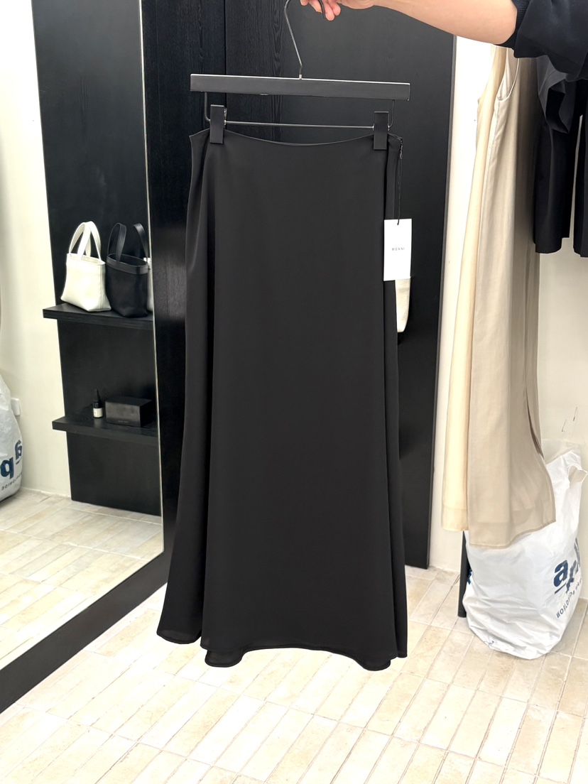 MOANI韓國代購女裝新品休閑時尚26春夏職業推薦人氣長裙喇叭MOANI長裙圖色2