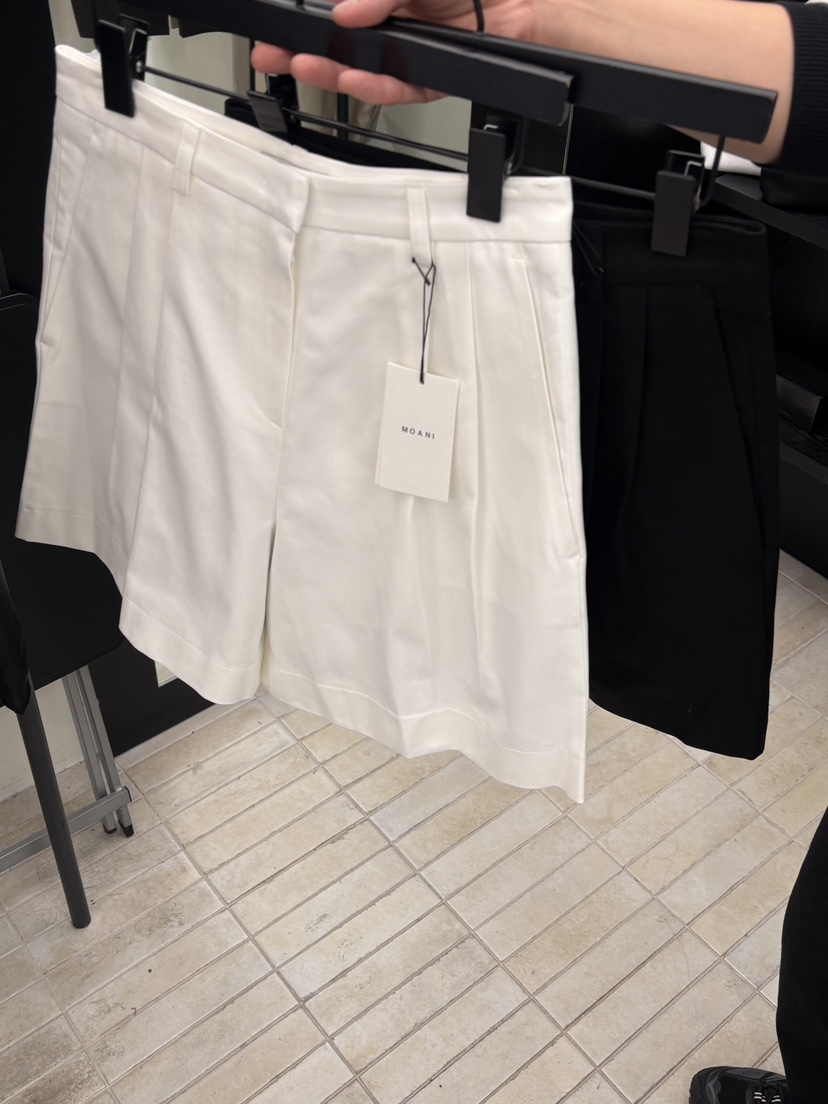 MOANI韓國直郵女士新款人氣26春夏休閑推薦熱賣職業短褲褶裥MOANI短褲