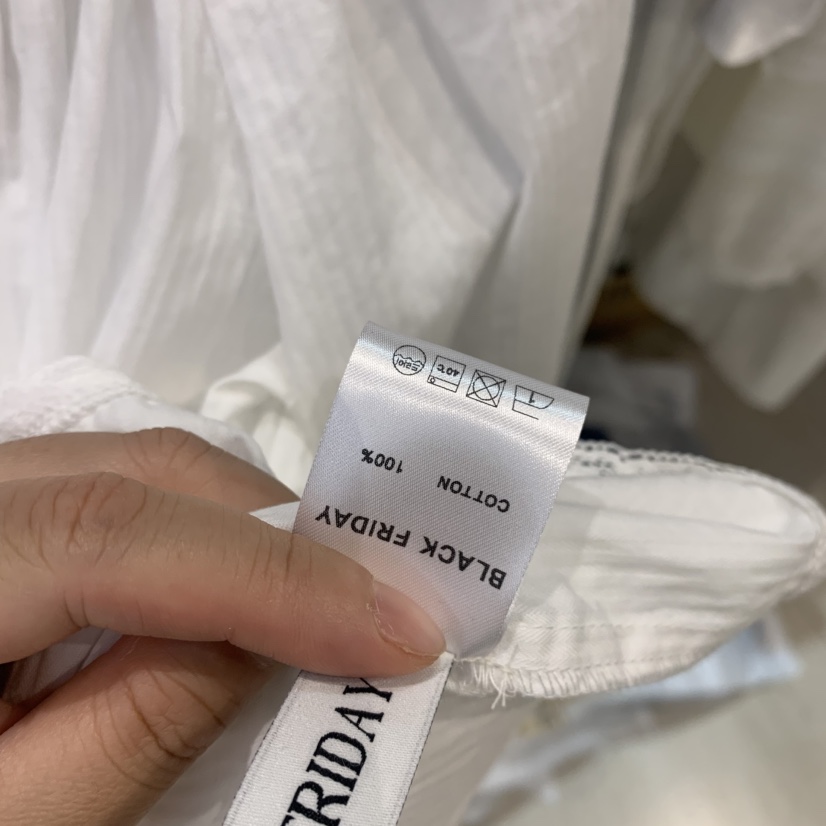 BLACKFRIDAY韓國代購女裝新品時尚熱賣休閑人氣襯衫蕾絲衫BLACK FRIDAY襯衫/蕾絲衫