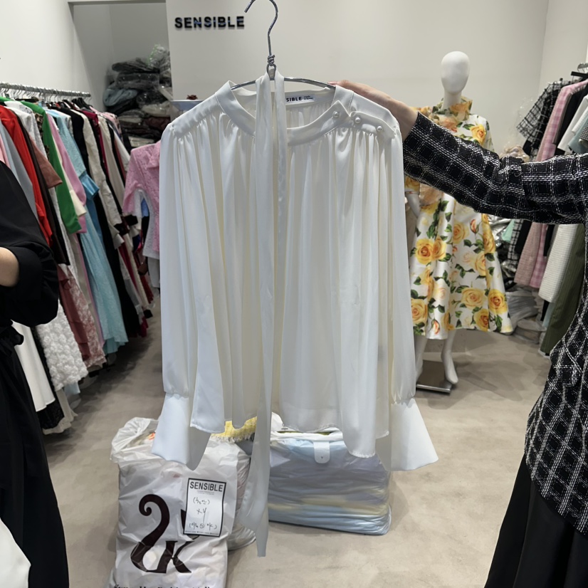 SENSIBLE-S韓國東大門直郵女士新款26春夏襯衫蕾絲衫含腰帶雪紡褶皺SENSIBLE襯衫/蕾絲衫圖色2