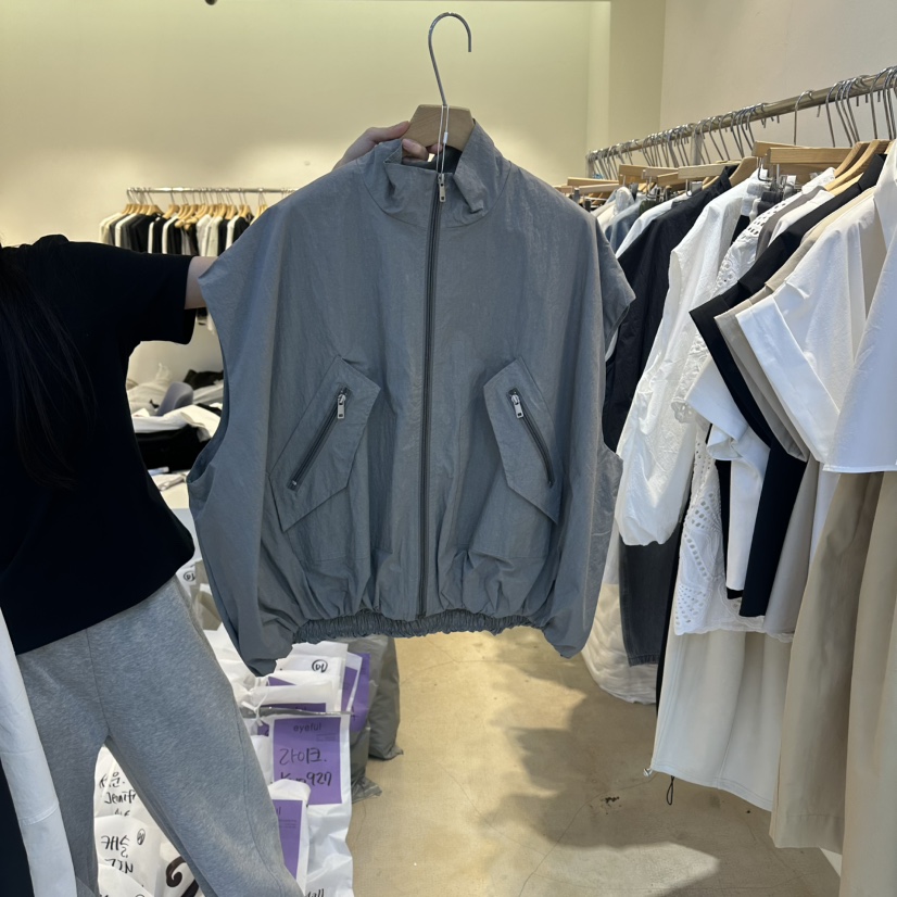 EYEFUL-Q韓國東大門直郵女裝新款熱賣26春夏馬甲口袋拉鏈eyeful馬甲圖色2