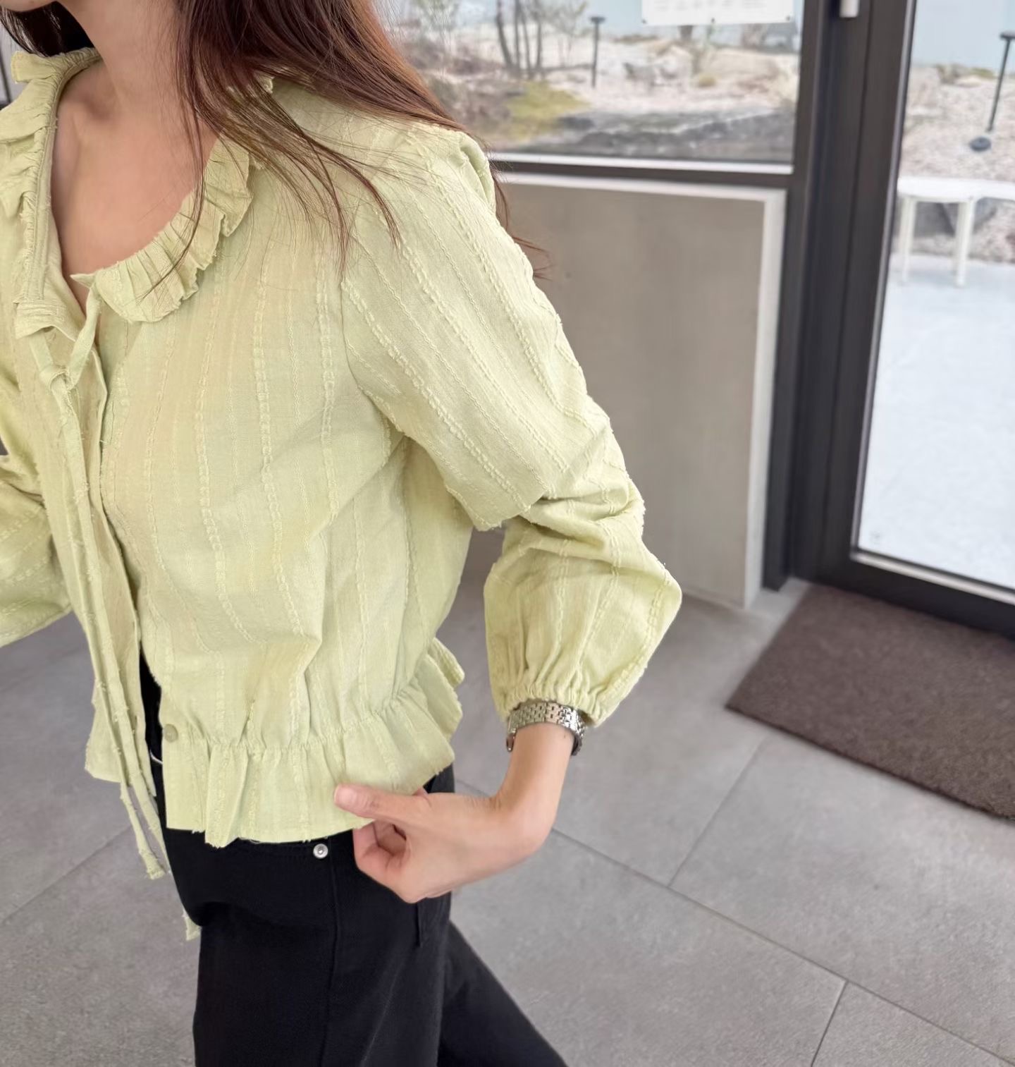 SLEEK-슬릭-OT韓國直郵實拍女裝新款時尚襯衫蕾絲衫荷葉邊SLEEK襯衫/蕾絲衫