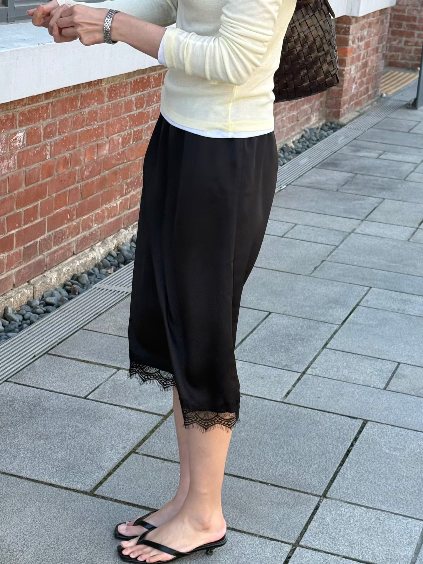 SLEEK-슬릭-OT韓國東大門代購女裝新品人氣半身裙中短裙蕾絲緞面SLEEK半身裙/中短裙