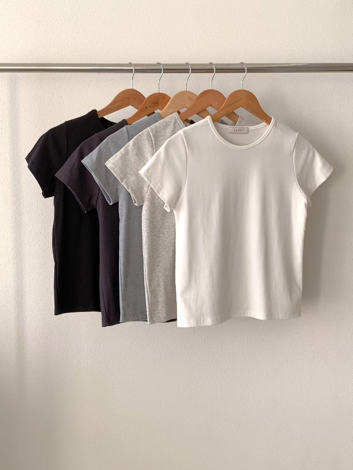 SUNDAY/FF韓國代購女裝新品推薦26春夏人氣熱賣時尚職業T恤SUNDAY/FFT恤圖色1左一色