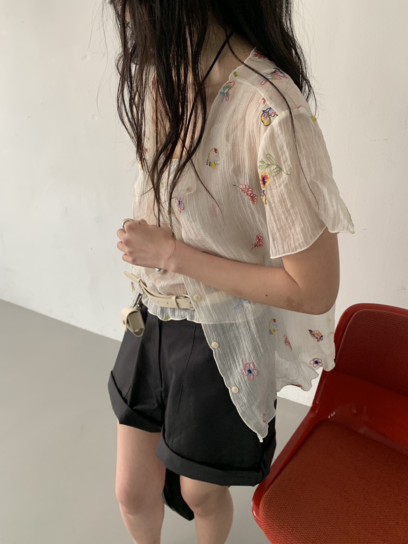 MURMUR韓國直郵實拍女士新品人氣推薦時尚熱賣襯衫蕾絲衫MURMUR襯衫/蕾絲衫