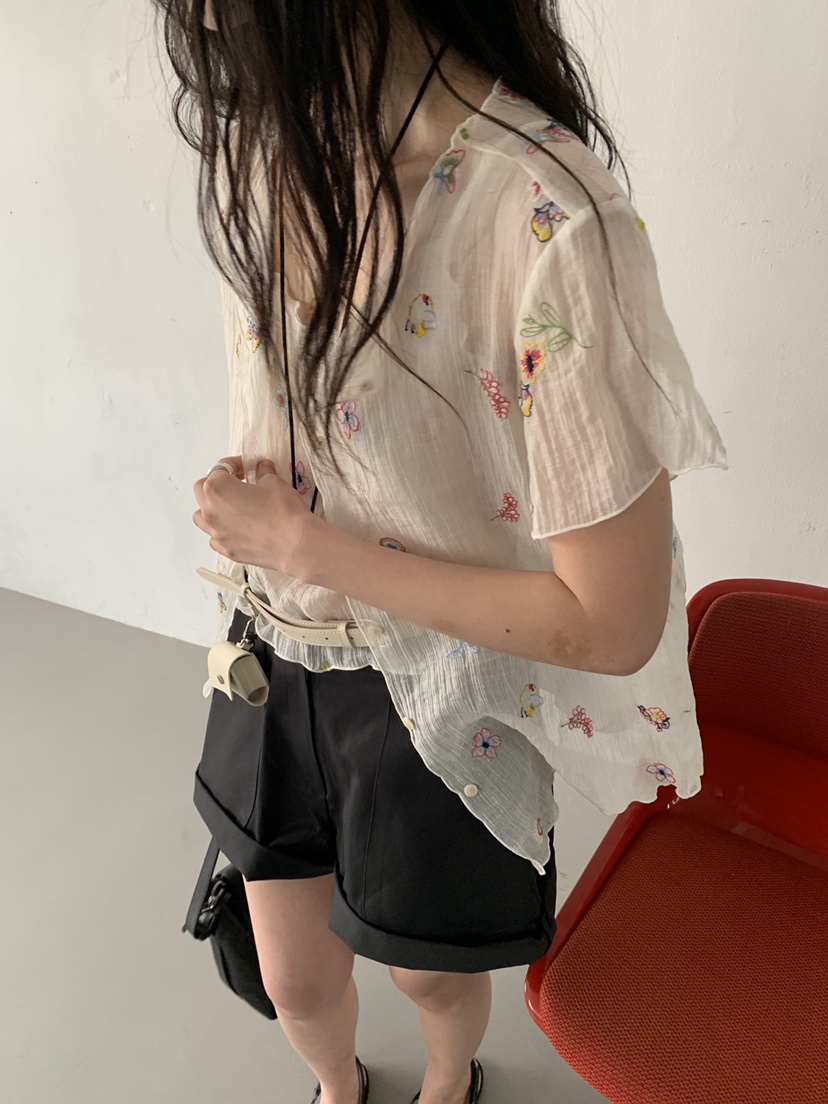 MURMUR韓國直郵實拍女士新品人氣推薦時尚熱賣襯衫蕾絲衫MURMUR襯衫/蕾絲衫