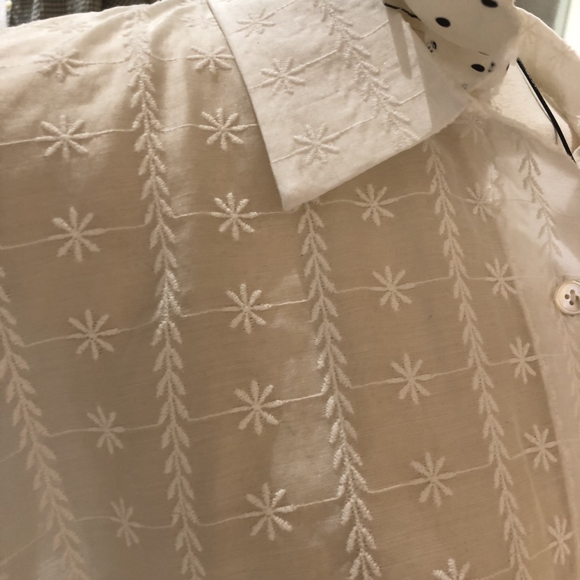 HEBON韓國東大門代購女裝新款職業人氣襯衫蕾絲衫天絲刺繡HEBON襯衫/蕾絲衫