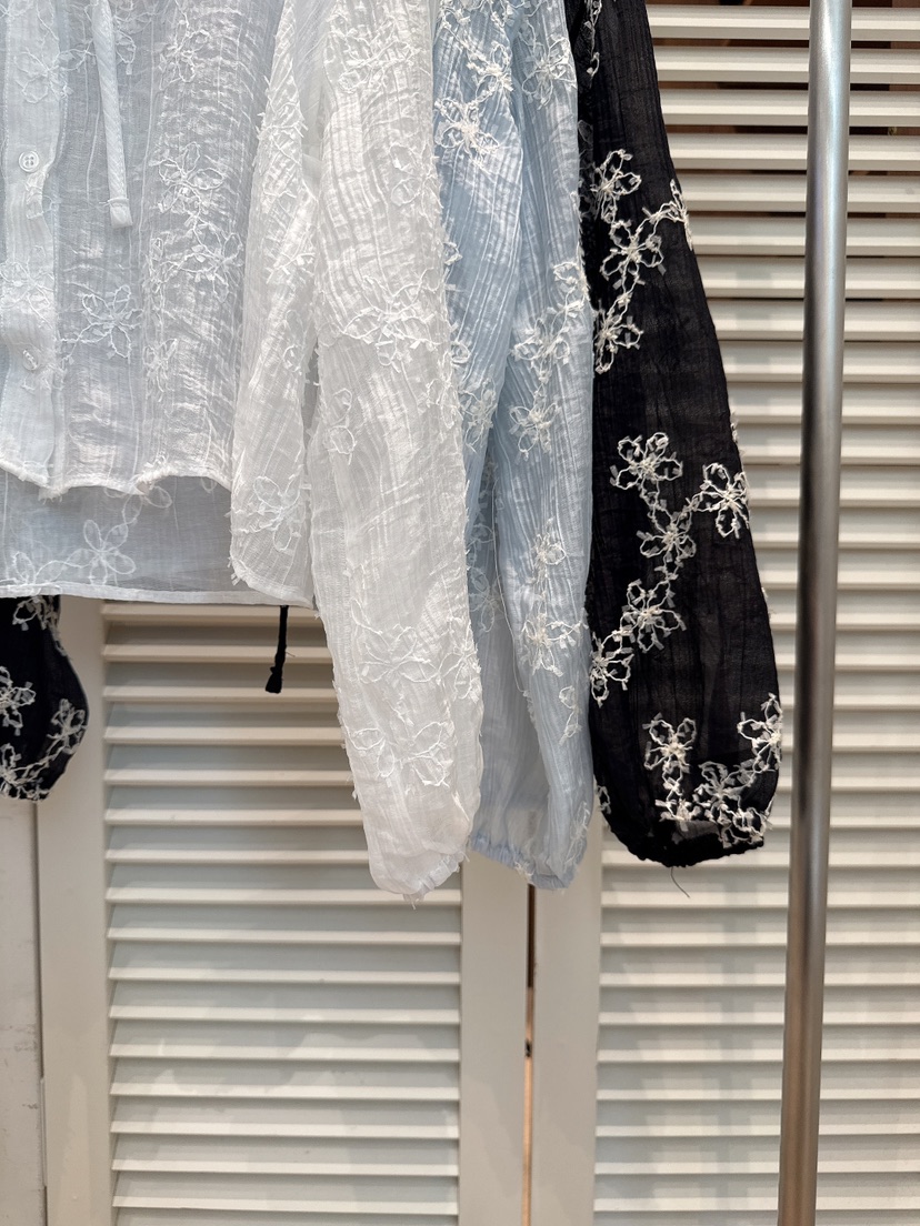 FAVE-L韓國直郵女裝新款26春夏職業時尚襯衫蕾絲衫花朵雪紡FAVE-L襯衫/蕾絲衫