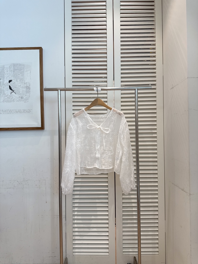 FAVE-L韓國直郵女裝新款26春夏職業時尚襯衫蕾絲衫花朵雪紡FAVE-L襯衫/蕾絲衫圖色1